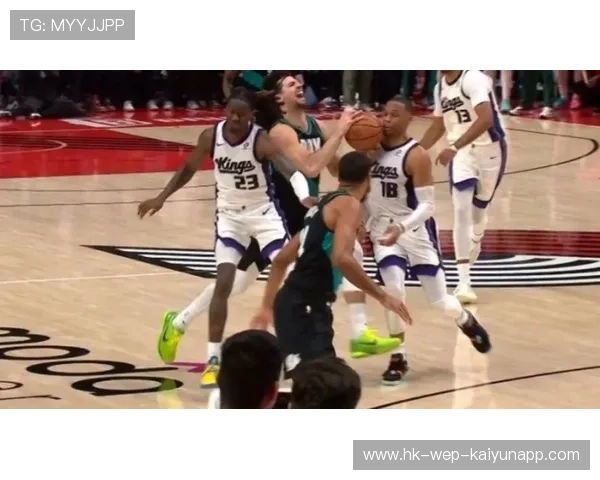 NBA裁判报告：本轮争议判罚深度解析，联盟如何回应？，nba裁判新规